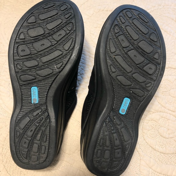 Clogs - Picture 3 of 3